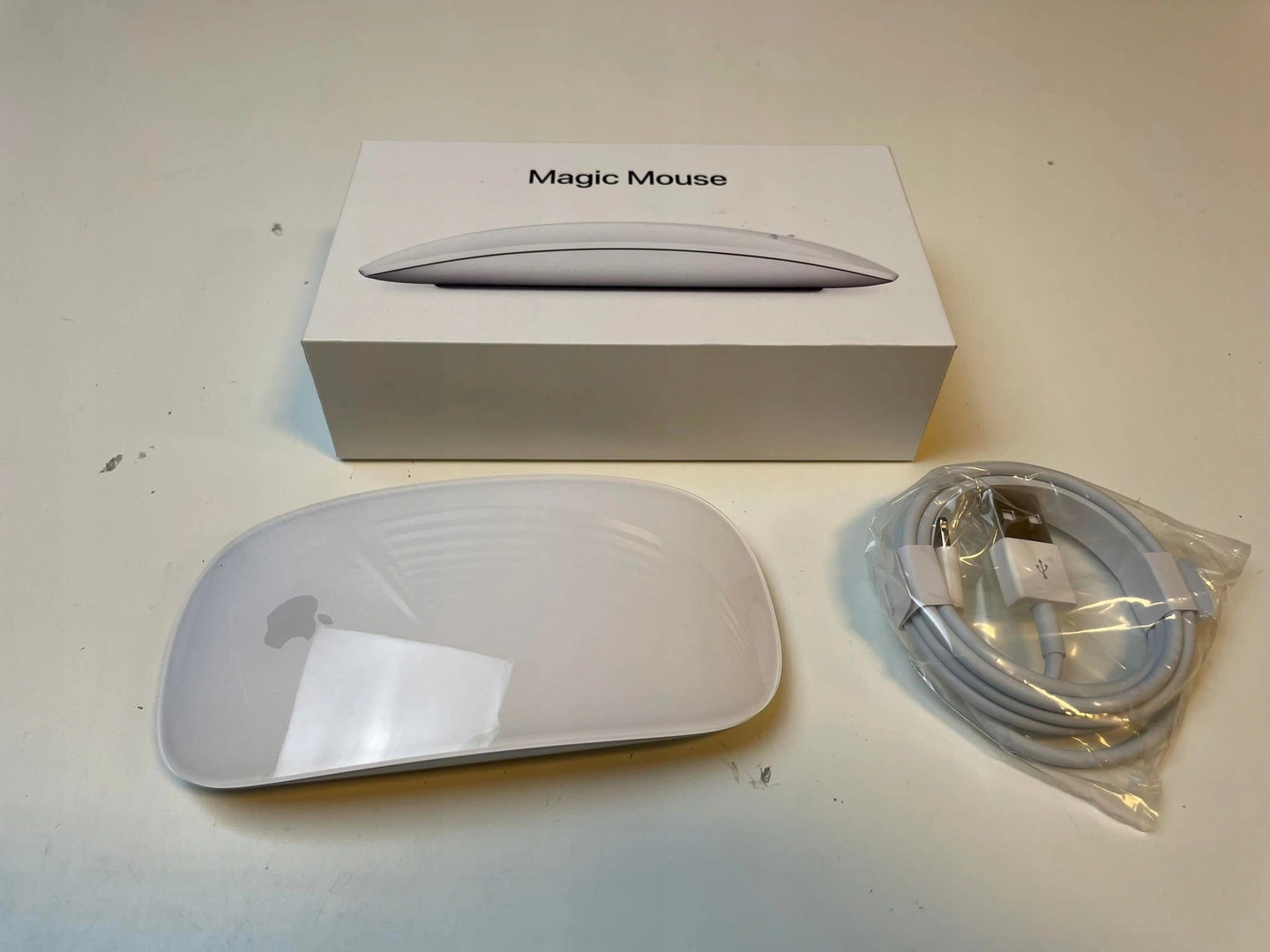 Apple-magic-mouse-a1657-3