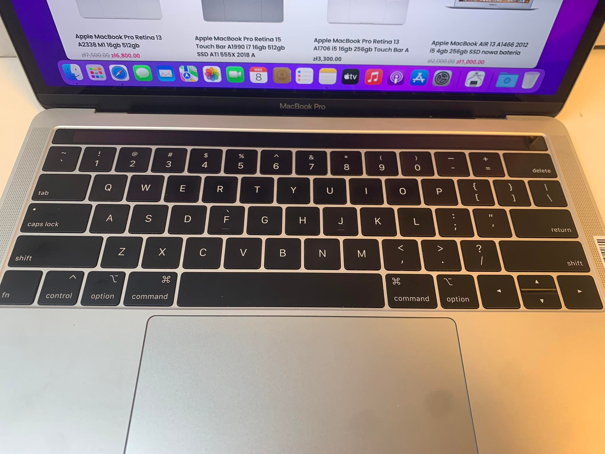 Apple-macbook-pro-a1989-i5-16gb-silver-2018-02