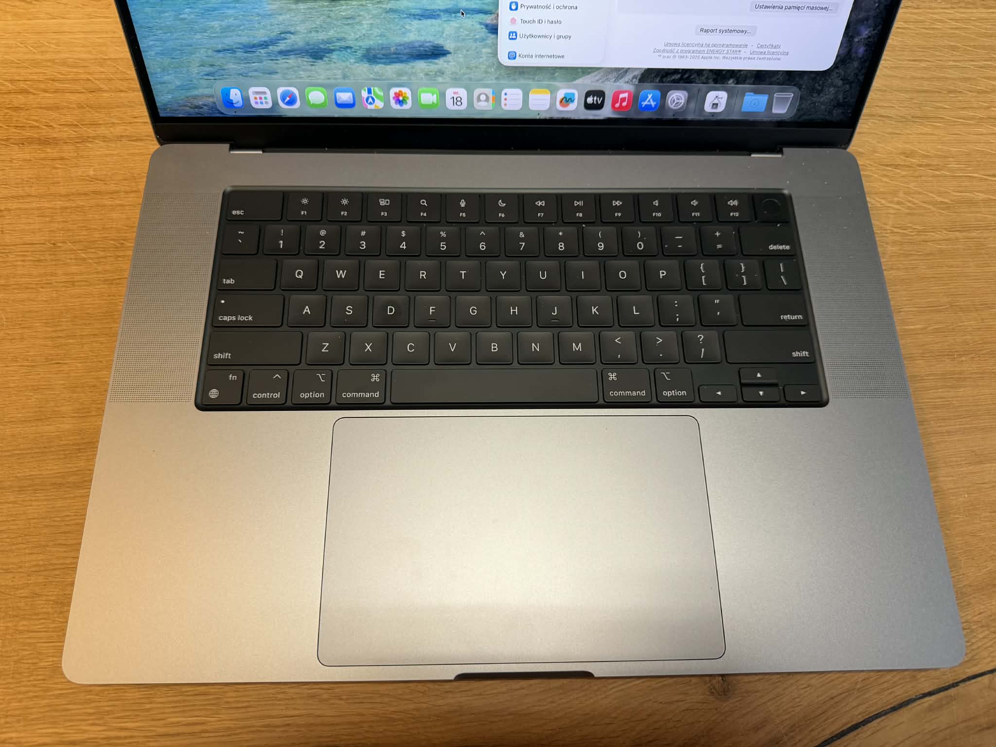 MacBook Pro M1Max 16 inch CTOモデル32GB/1TB Laptop Apple MacBook Pro 16/M1 Max/32GB/1TB/MacOS (MK1H3ZEAUS