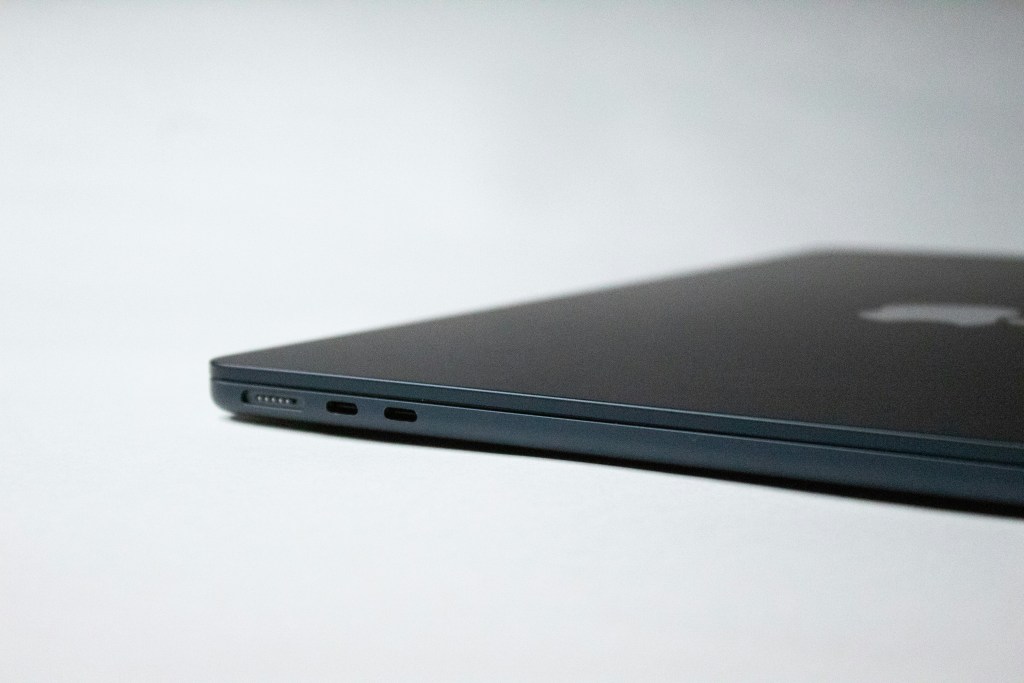 MacBook z 8 GB RAM w 2026 roku – porównanie modeli Apple