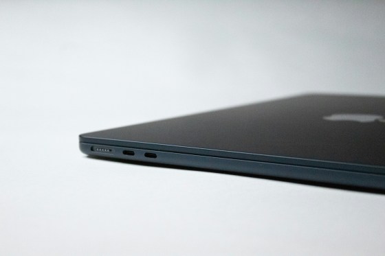 MacBook z 8 GB RAM w 2026 roku – porównanie modeli Apple